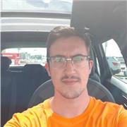 Soy una persona responsable, amable y con ganas de enseñar. Estaria enfocado en personas que quieran aprender a tocar, o que sepan lo basico sobre música